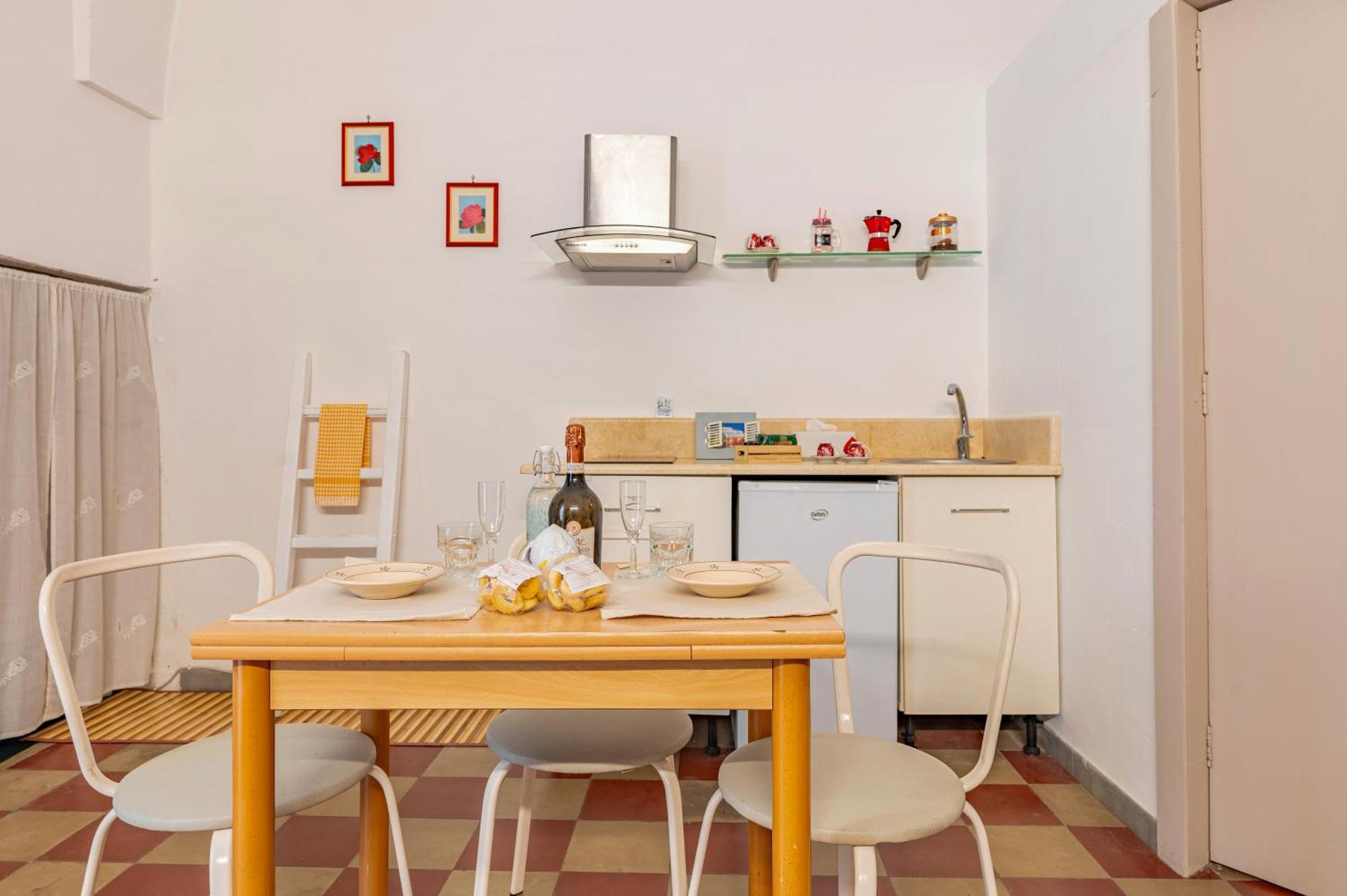 Γενος - Ghenos Apartment Остуни Екстериор снимка
