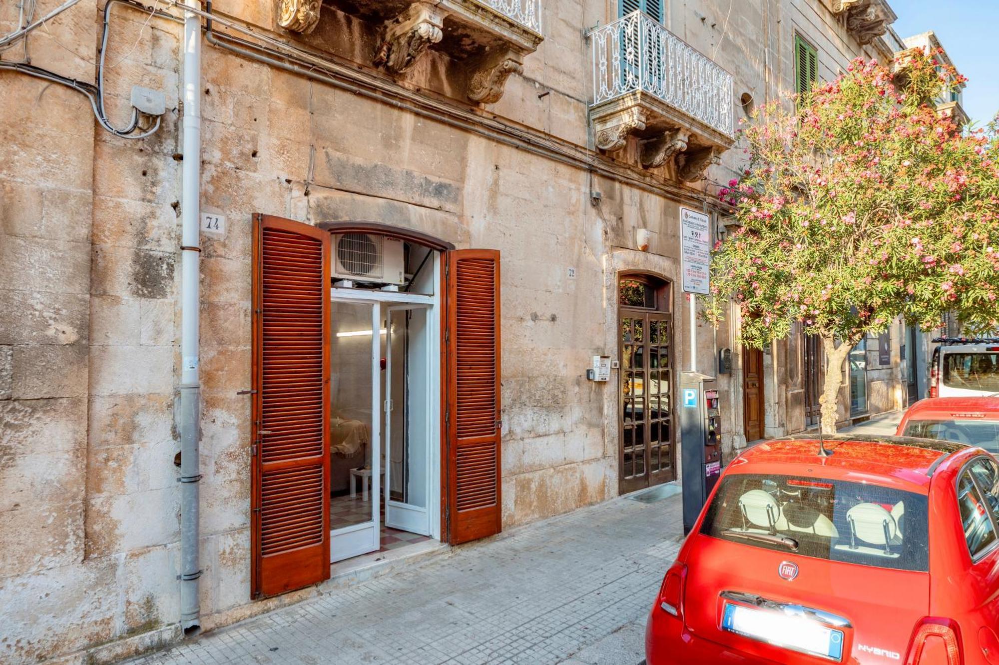 Γενος - Ghenos Apartment Остуни Екстериор снимка